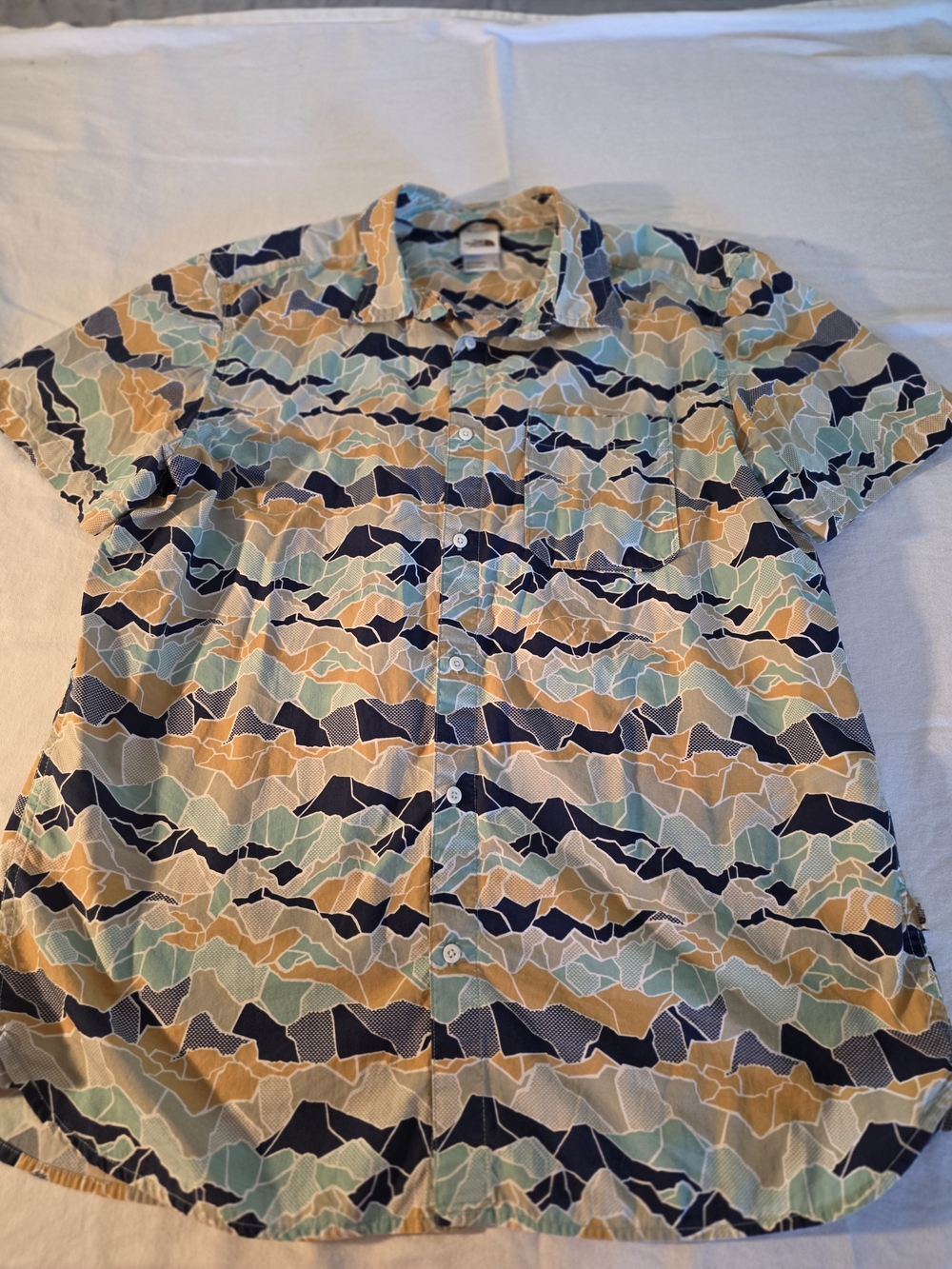 The North Face Men's Short Sleeve Patterned Shirt in Navy, Light Blue & Tan